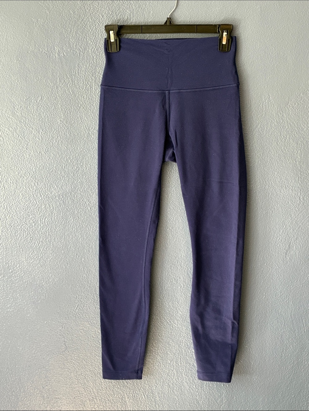 Lululemon High-Waisted Navy Athletic Leggings Size 4